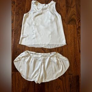 Lunya washable Silk PJs size M